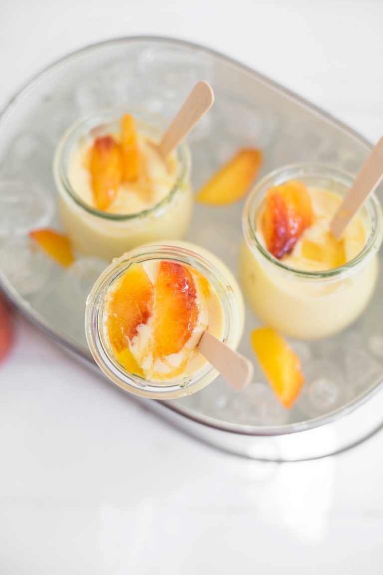 Frozen Yogurt mit Pfirsich und Nektarine