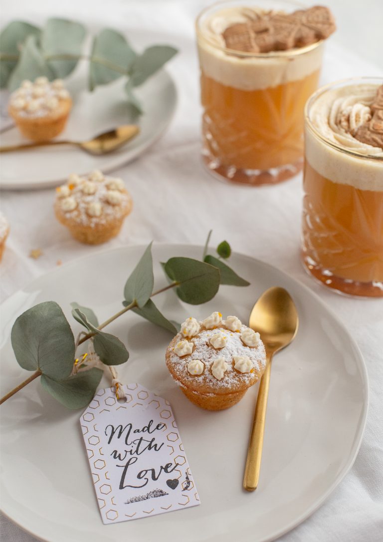 Mini Mandel-Orangen Cupcakes und Winterpunsch mit Spekulatiushaube
