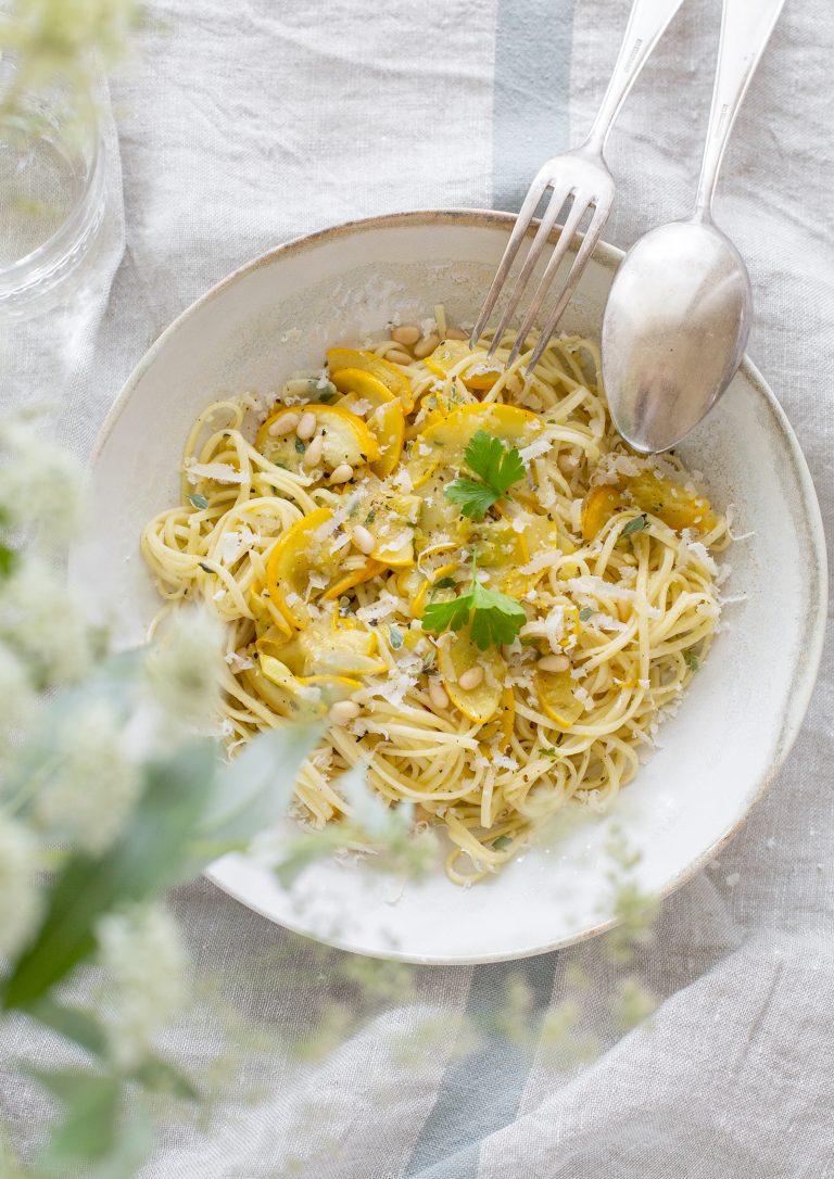 Spaghetti mit gelber Zucchini