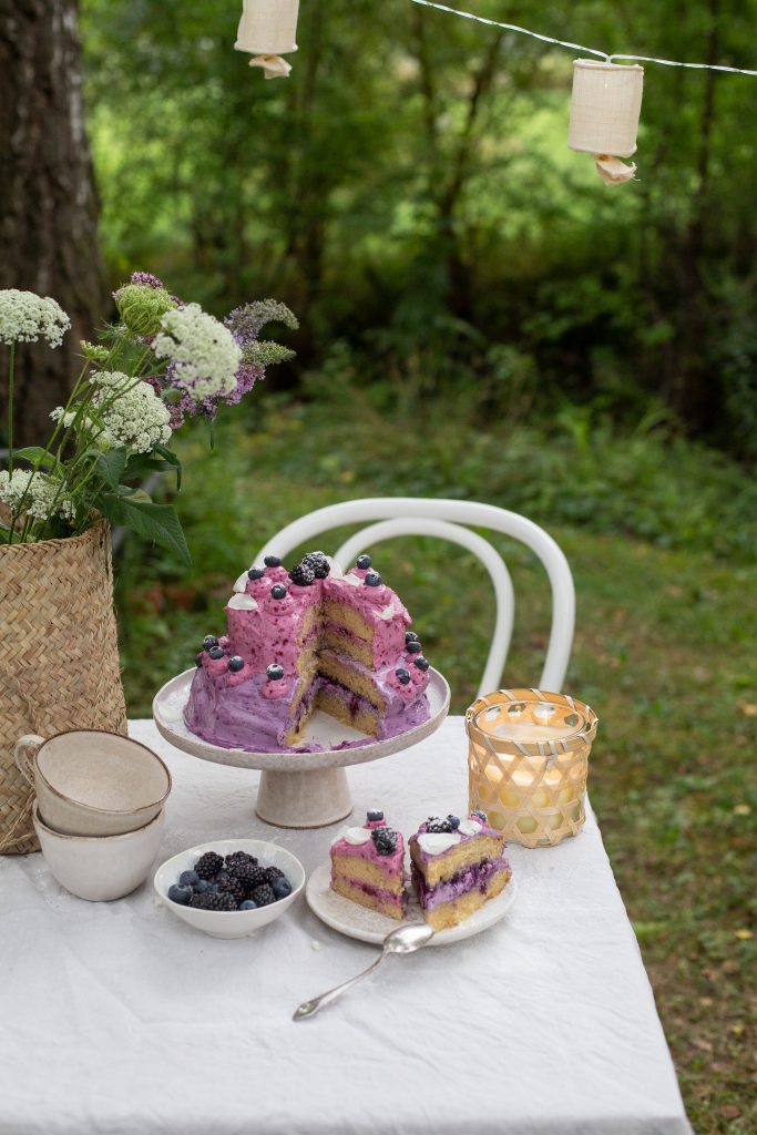 Beerentraum Torte mit saftigen Mandelböden – detail lovin
