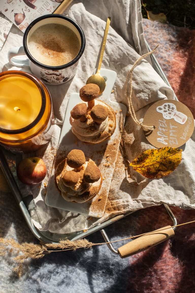 Saftige Apfel – Zimt – Karamell Cupcakes mit Marzipanpilzen