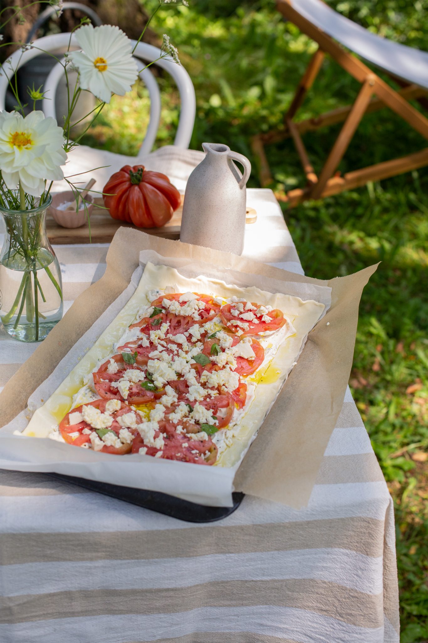 Blätterteig mit Kräutercreme und Ochsenherztomaten – detail lovin