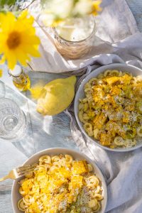 Easy Sommer – Pasta mit Curry – Zucchini -Gemüse aus Frühlingsgenuss & Sommerliebe