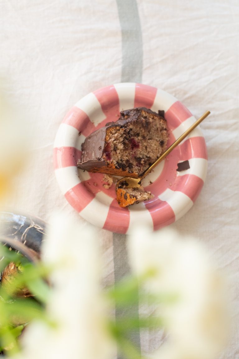 Easy Sauerkirsch-Zartbitterschokolade-Rührkuchen