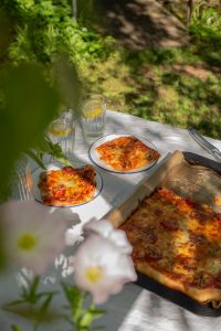 Schnelle Pizza mit Trüffelöl – Happy Easy Monday
